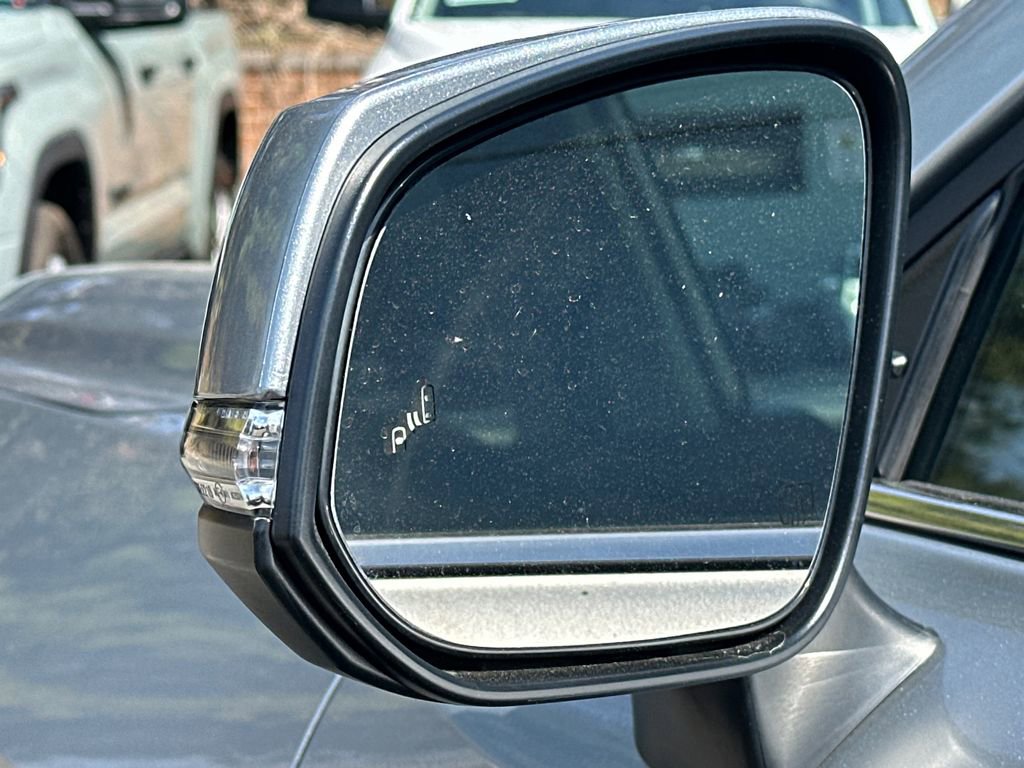 Used 2025 Toyota Grand Highlander XLE image 19