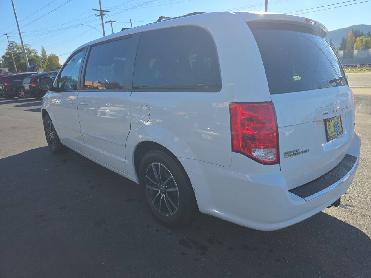 Used 2016 Dodge Grand Caravan R/T FWD image 5