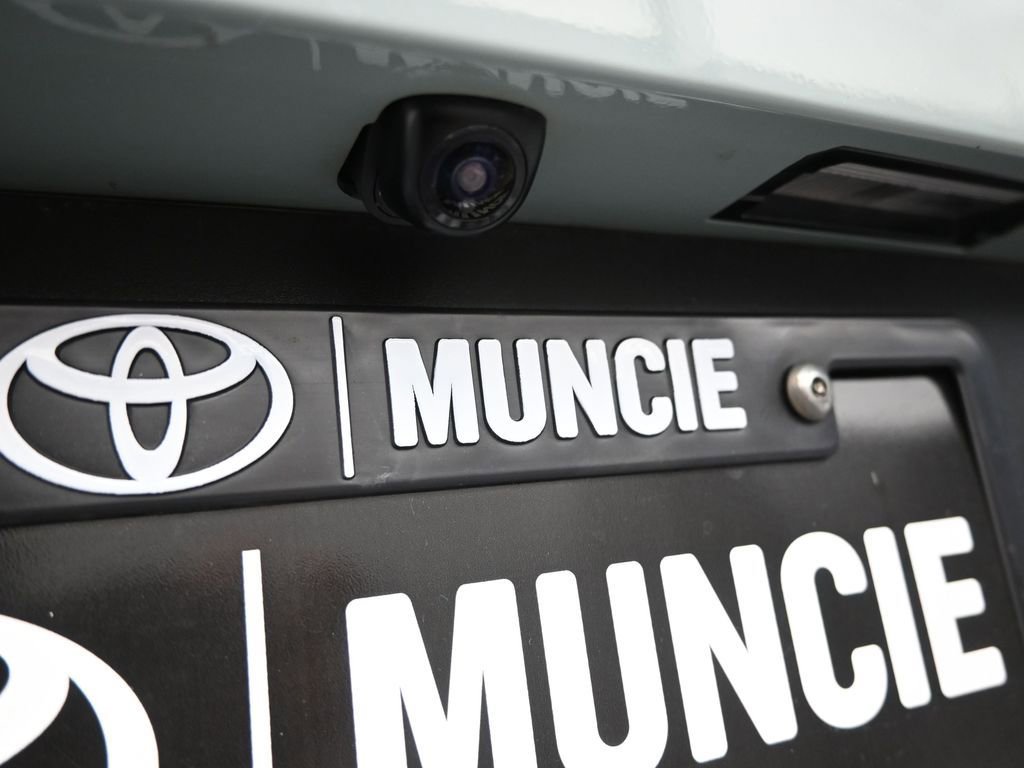 Used 2025 Hyundai Venue SEL image 37