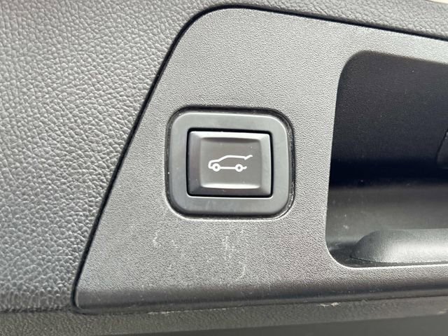 Used 2019 Buick Envision Essence FWD image 12