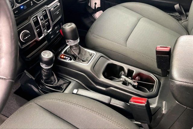 Used 2023 Jeep Wrangler Unlimited w/ Cold Weather Group image 17