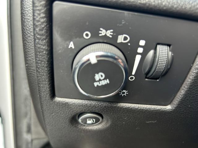 Used 2017 Jeep Grand Cherokee Limited image 18