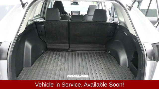 Used 2021 Toyota RAV4 LE AWD/4WD image 13