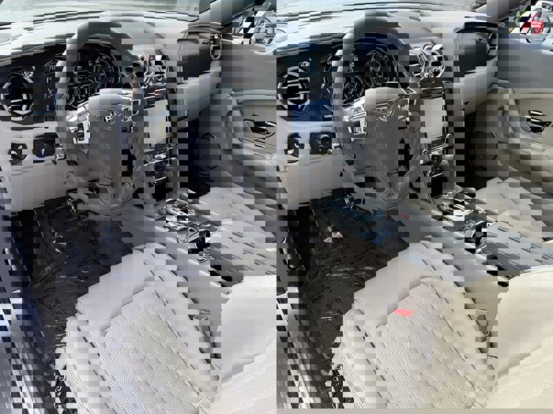 Used 2015 Bentley Continental GT image 29