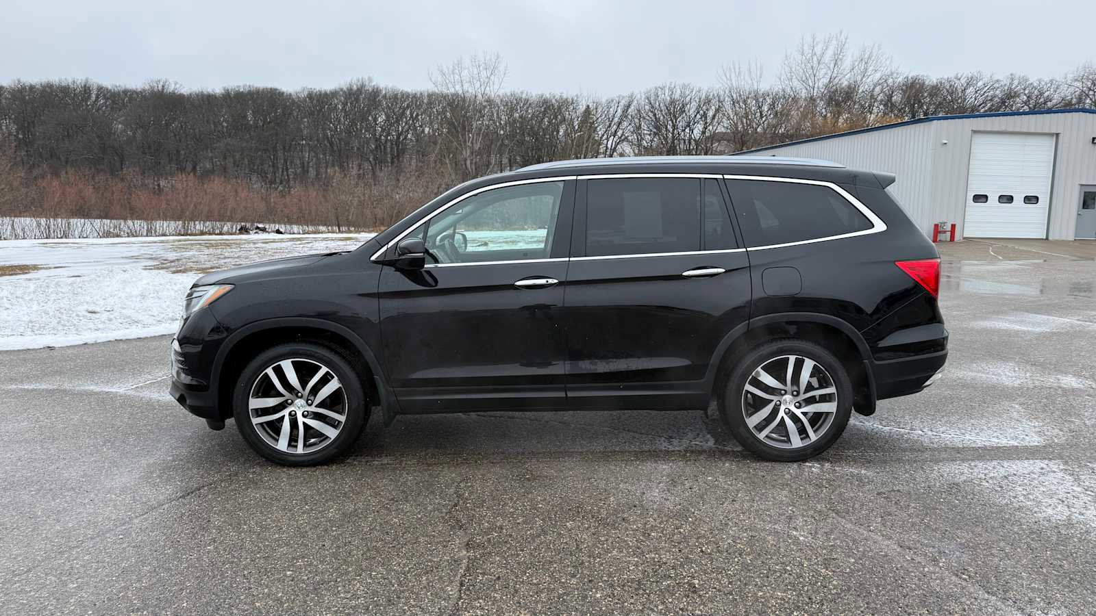 Used 2017 Honda Pilot Elite image 6