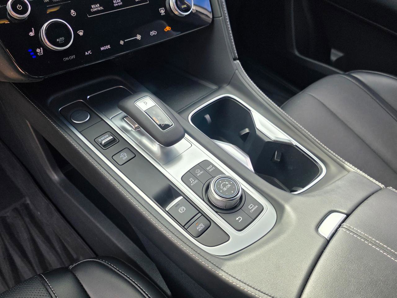 Used 2025 INFINITI QX60 Luxe w/ Black Edition image 9