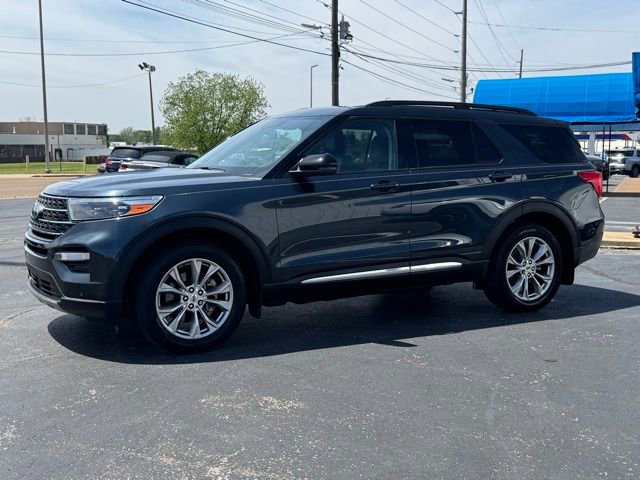 Used 2024 Ford Explorer XLT w/ Equipment Group 202A image 3