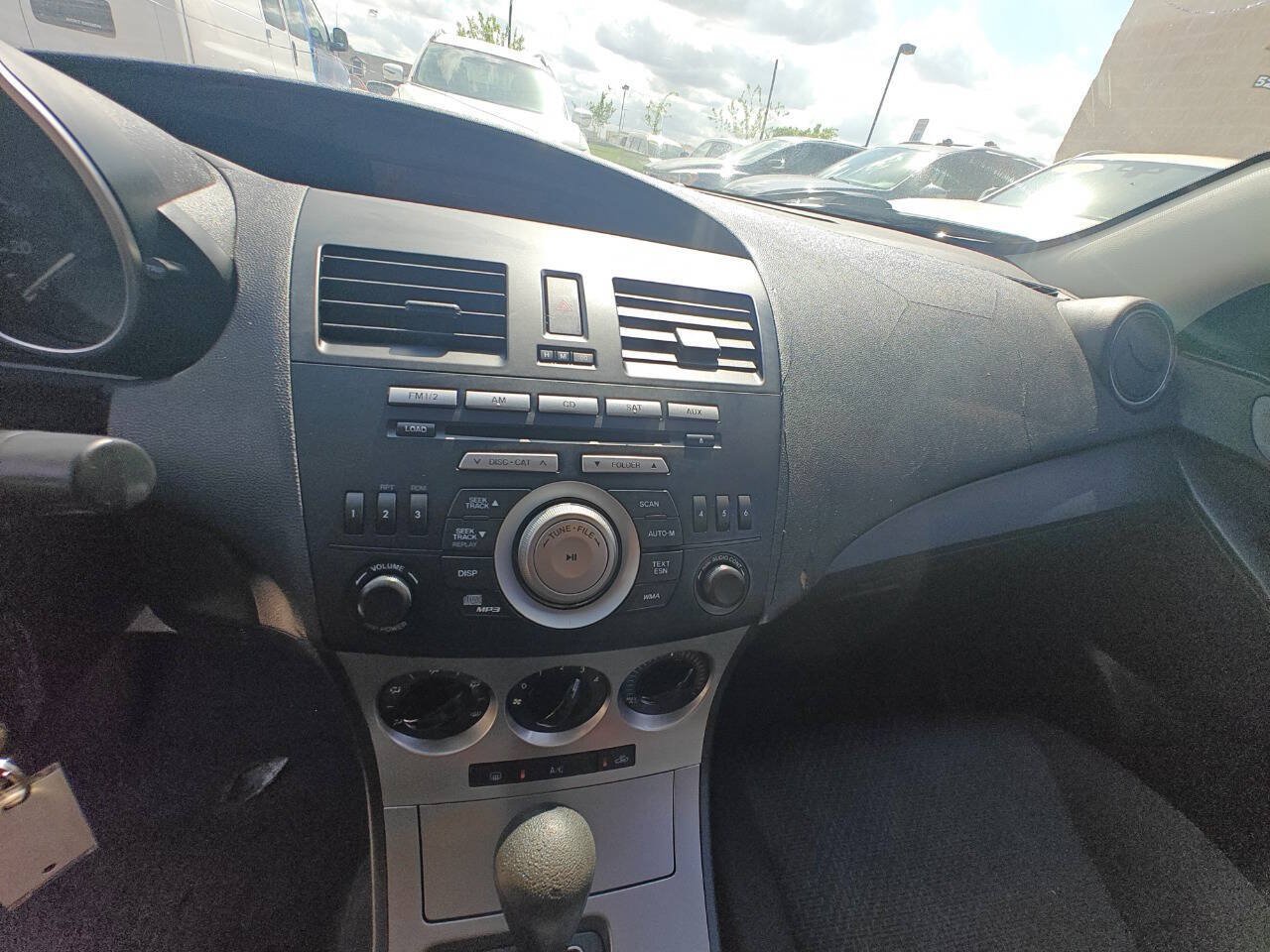 Used 2010 MAZDA MAZDA3 i Sport FWD image 10