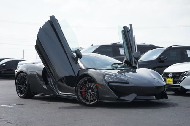 Used 2017 McLaren 570S RWD image 3