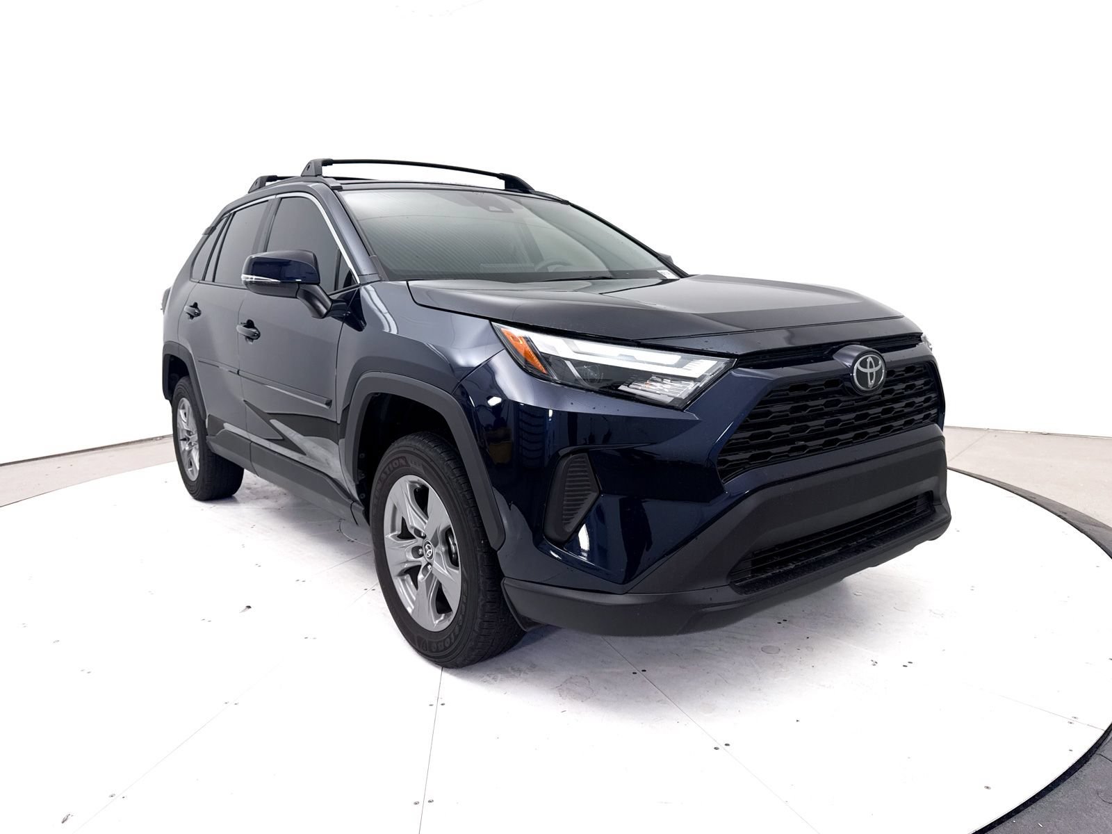 Used 2024 Toyota RAV4 XLE w/ Convenience Package FWD image 11