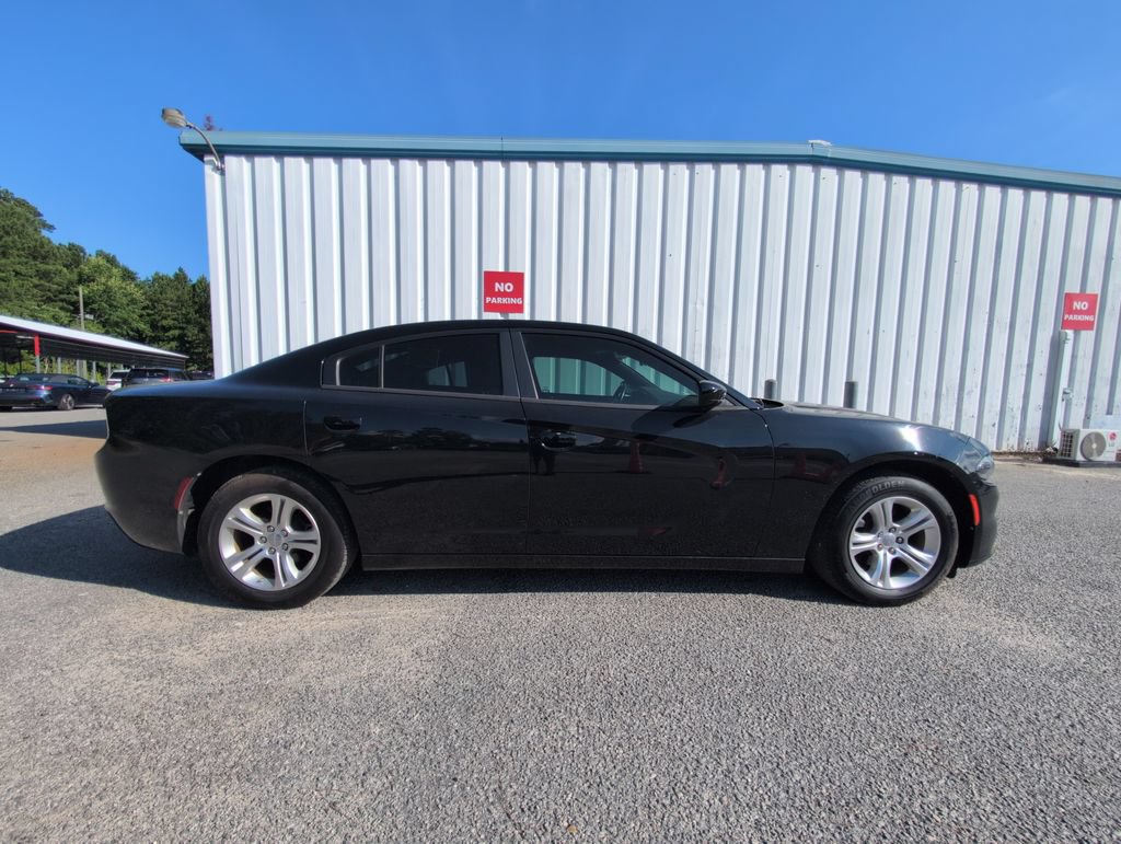 Used 2022 Dodge Charger SXT w/ Driver Convenience Group RWD image 9