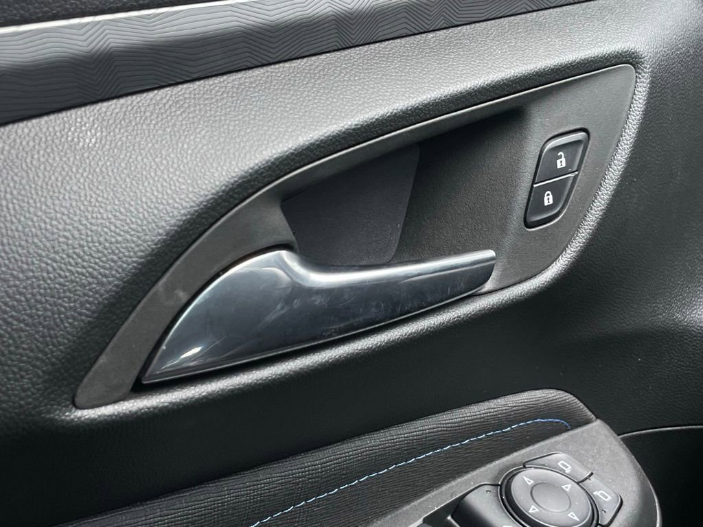 Used 2025 Buick Envista Sport Touring w/ Convenience II Package image 13