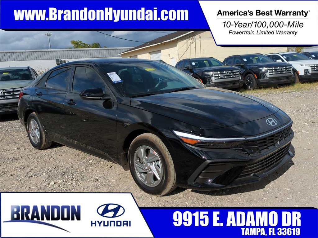 New 2026 Hyundai Elantra SE