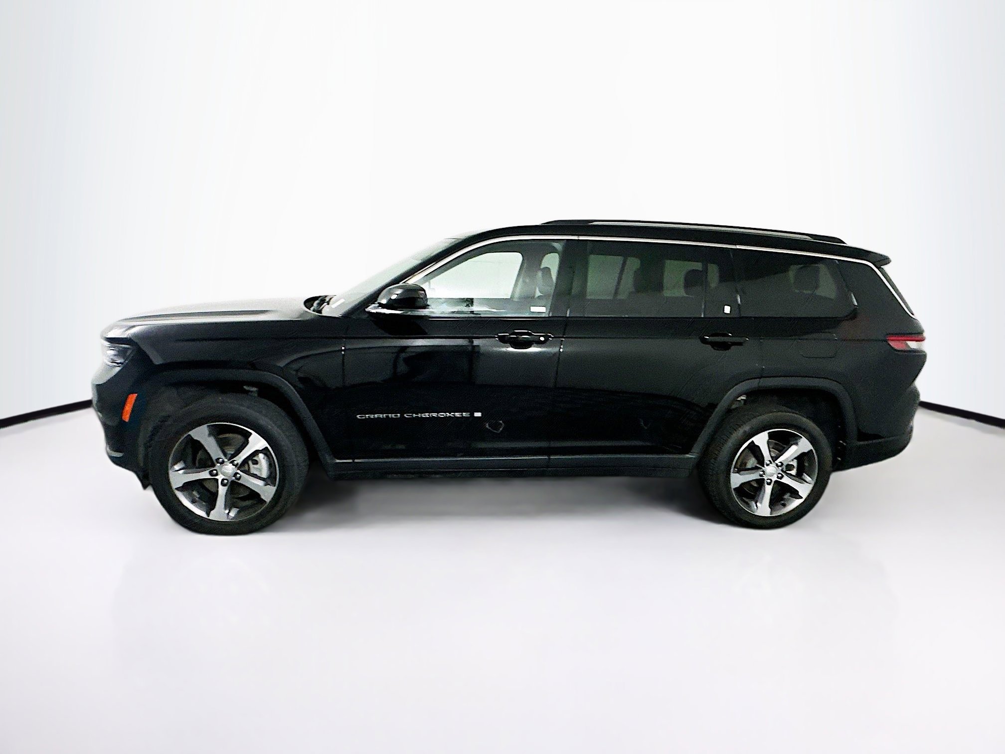 Used 2023 Jeep Grand Cherokee L Limited image 4