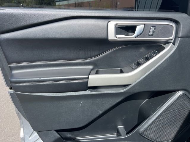 Used 2021 Ford Explorer XLT w/ Equipment Group 202A AWD/4WD image 22