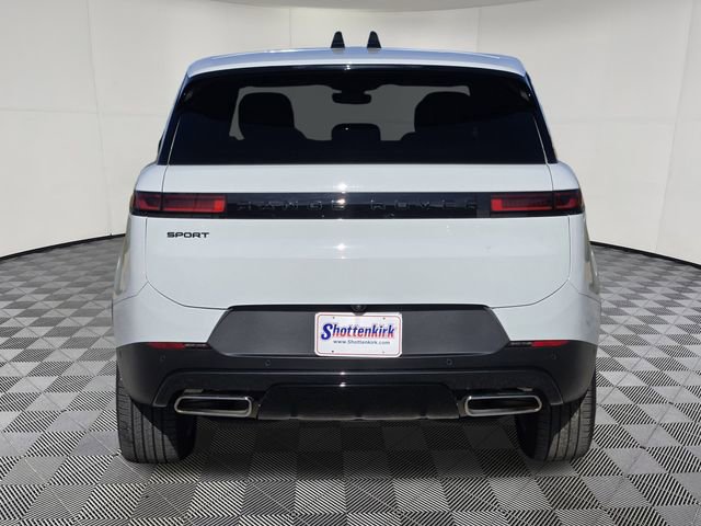 Used 2025 Land Rover Range Rover Sport SE image 7