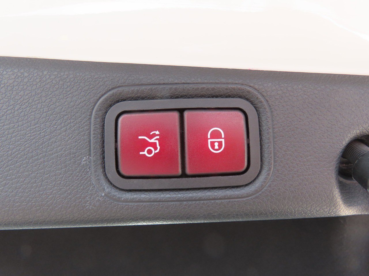 Used 2019 Mercedes-Benz E 300 image 13