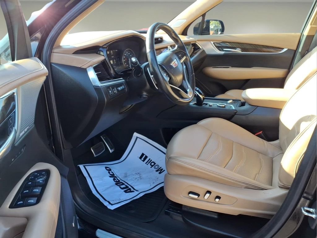 Used 2023 Cadillac XT6 Sport w/ Platinum Package image 4