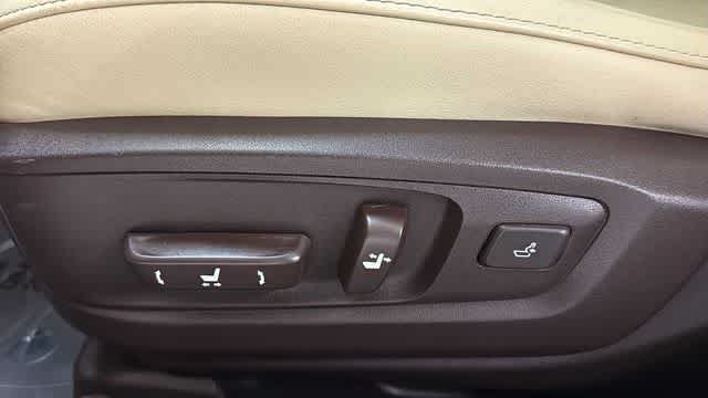 Used 2016 Lexus ES 350 w/ Luxury Package w/Wood Trim FWD image 15