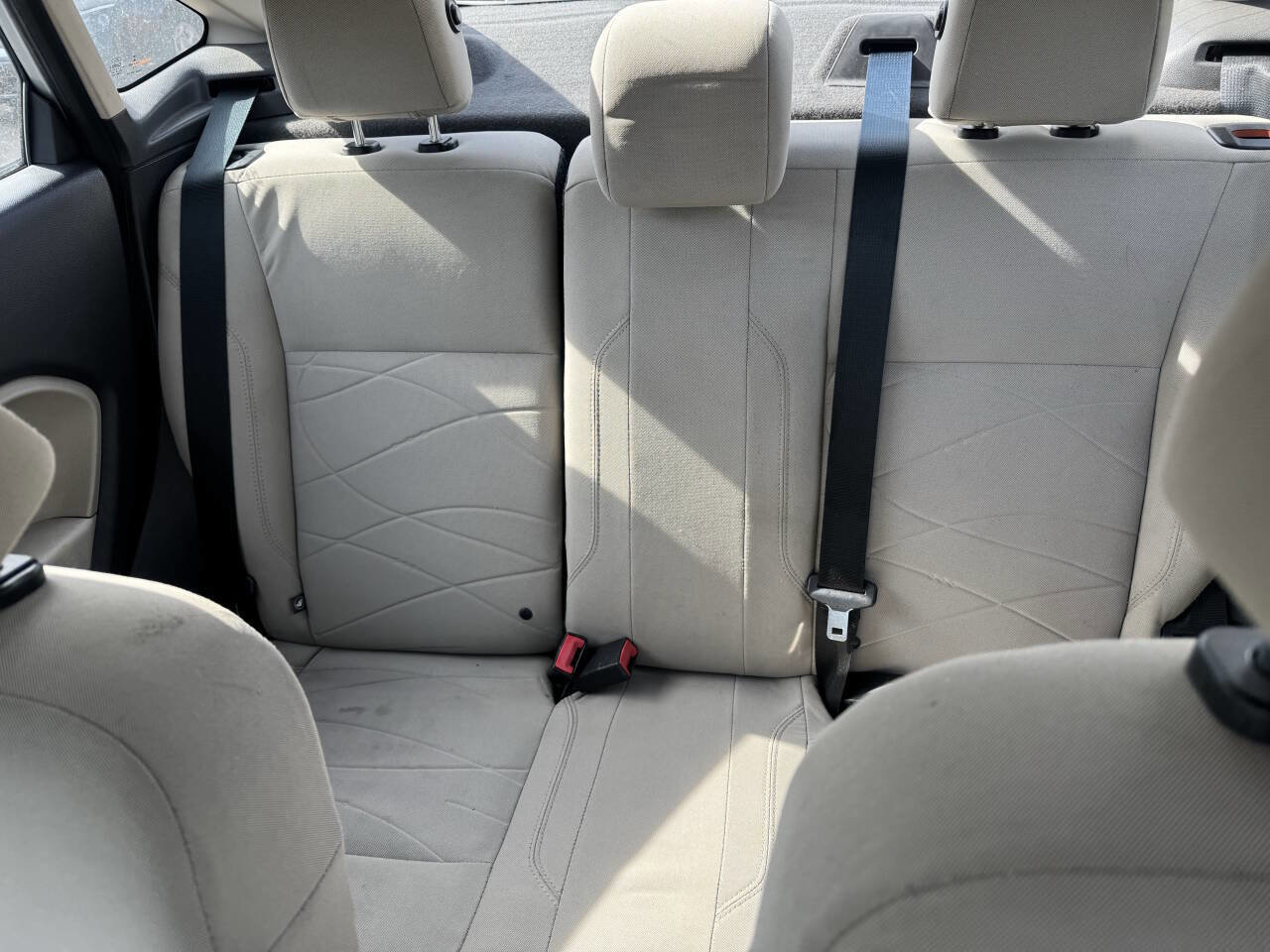 Used 2014 Ford Fiesta SE w/ Comfort Package FWD image 16