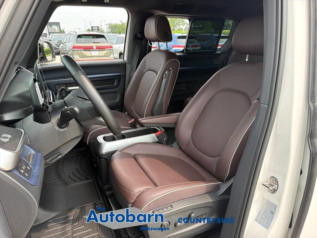 Certified 2025 Volkswagen ID. Buzz Pro S RWD image 7