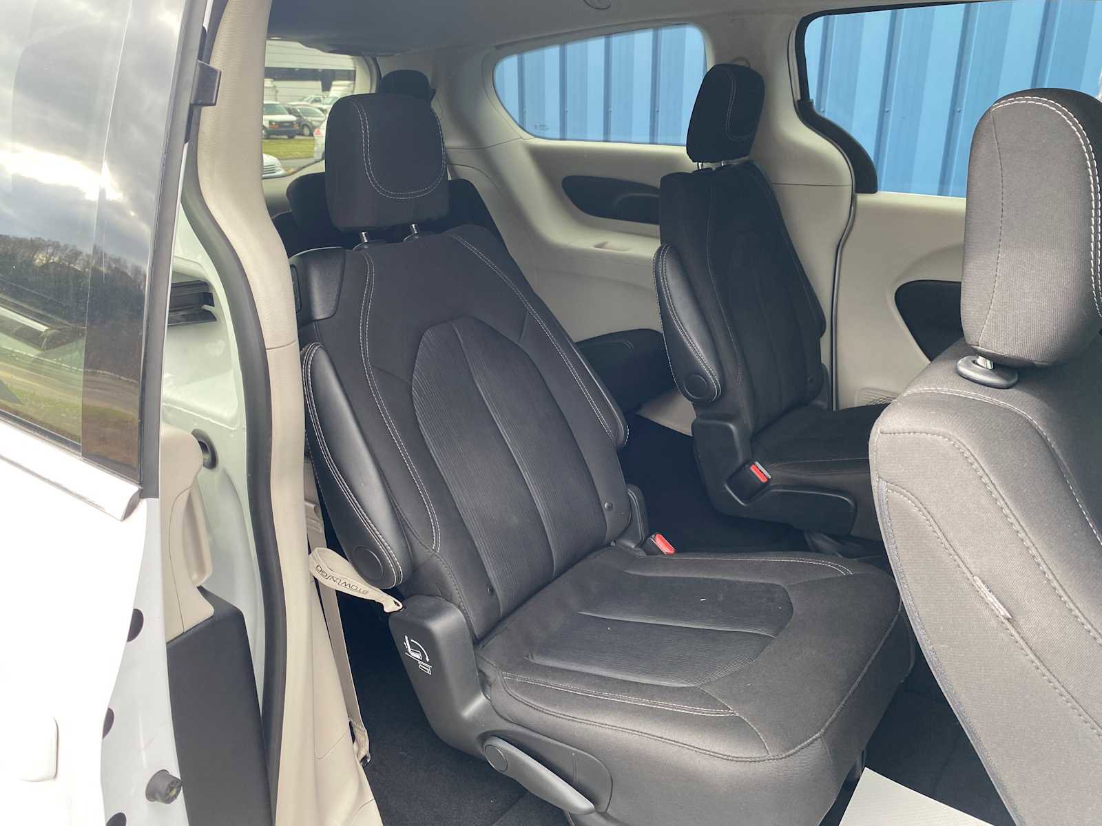 Used 2024 Chrysler Voyager LX image 34