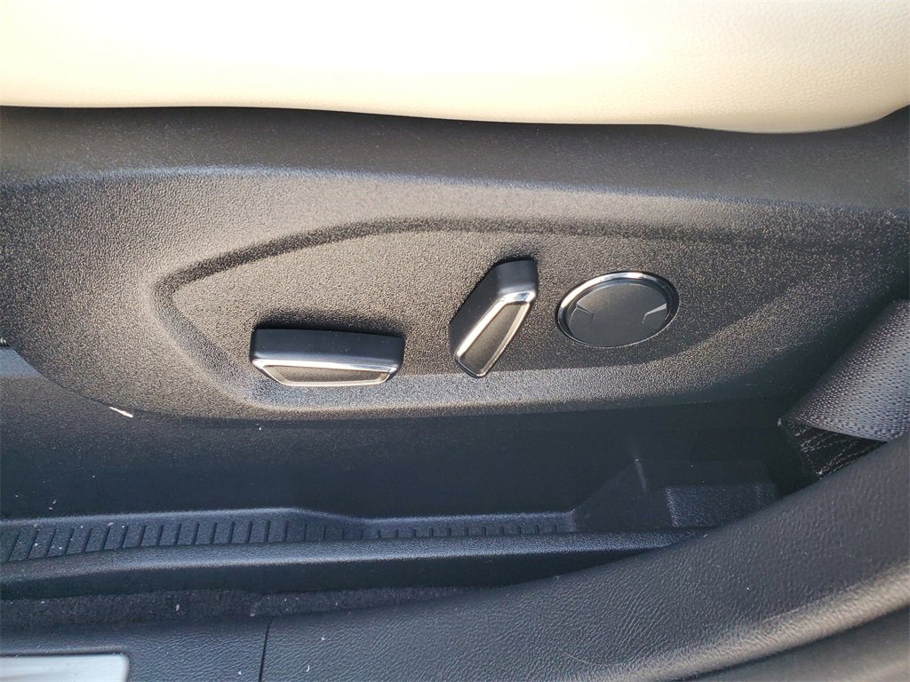 Used 2016 Ford Edge Titanium w/ Equipment Group 301A image 8