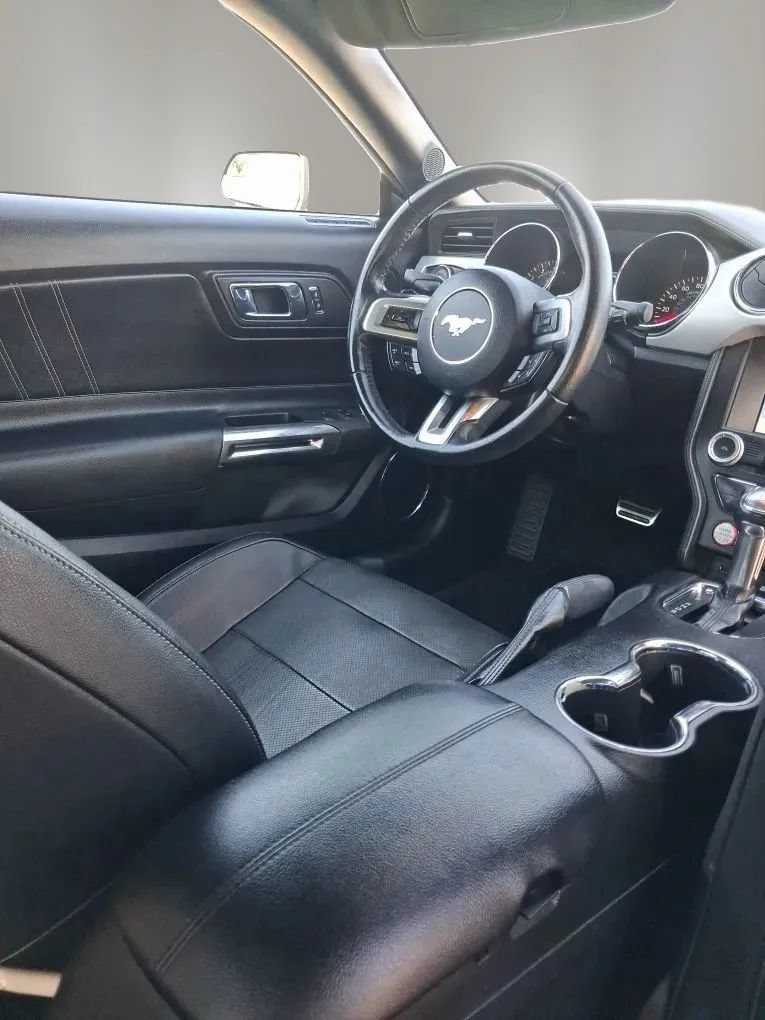 Used 2016 Ford Mustang Premium RWD image 38