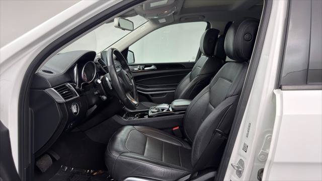 Used 2017 Mercedes-Benz GLS 550 4MATIC w/ Driver Assistance Package image 16