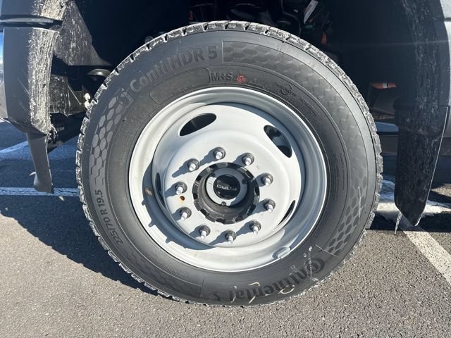 New 2026 Ford F550 4x4 Regular Cab Super Duty image 11
