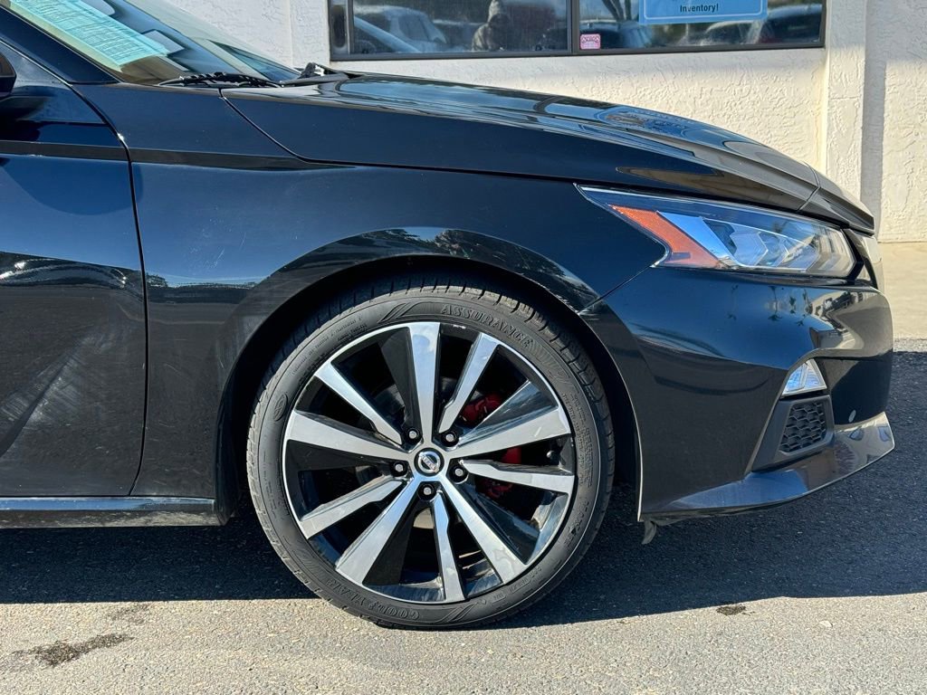 Used 2021 Nissan Altima 2.5 SR image 2