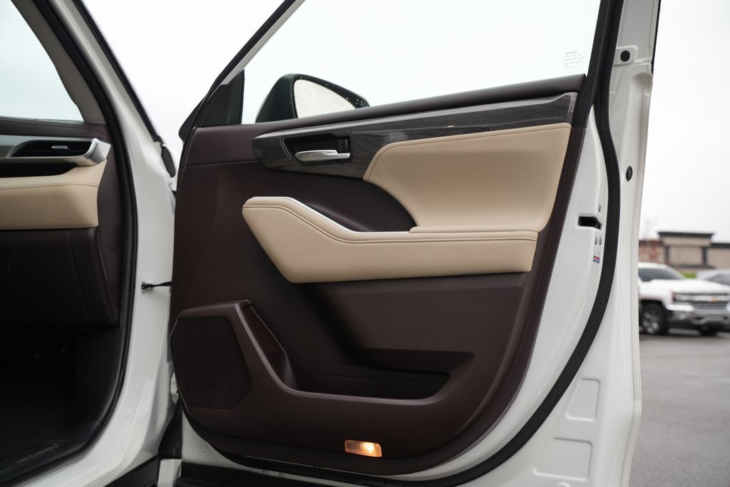 Used 2021 Toyota Highlander Platinum image 38