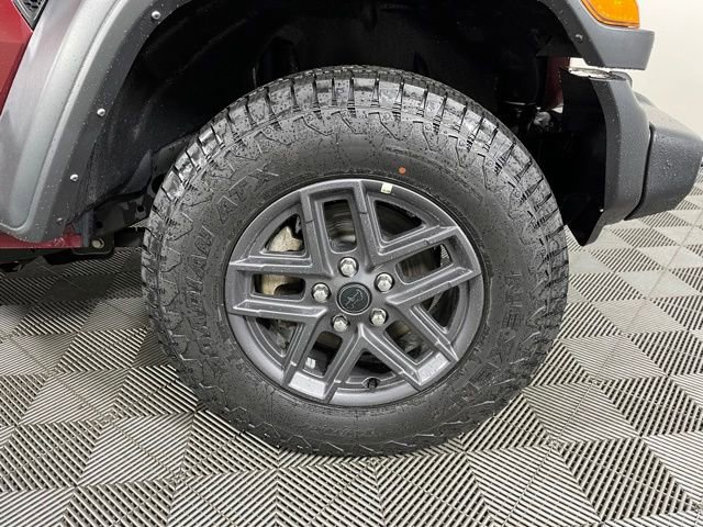 Used 2022 Jeep Wrangler Unlimited Sport AWD/4WD image 9