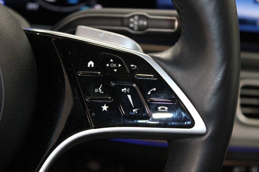 Used 2025 Mercedes-Benz GLS 450 4MATIC image 37