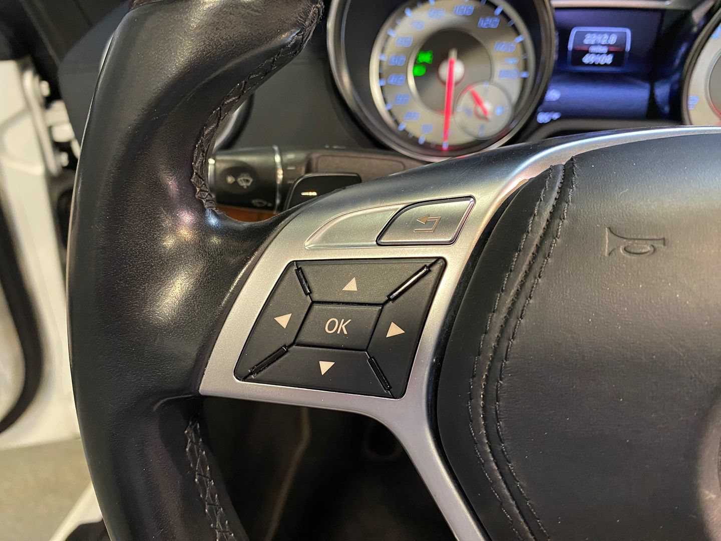 Used 2014 Mercedes-Benz SL 550 image 37