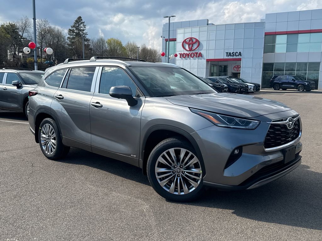 New 2026 Toyota Highlander Platinum