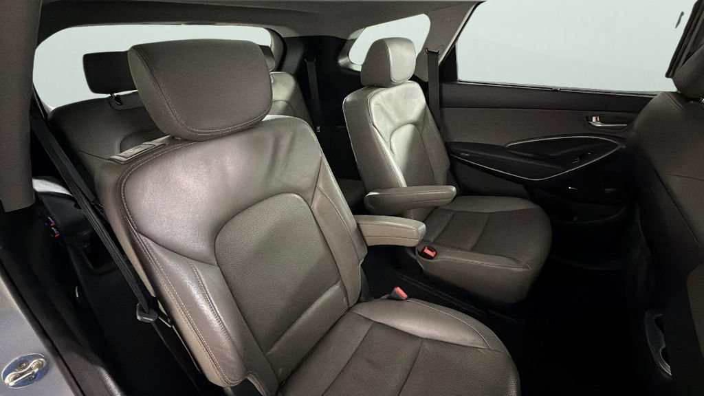 Used 2017 Hyundai Santa Fe Limited FWD image 29