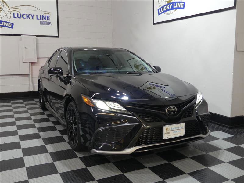 Used 2022 Toyota Camry XSE image 5