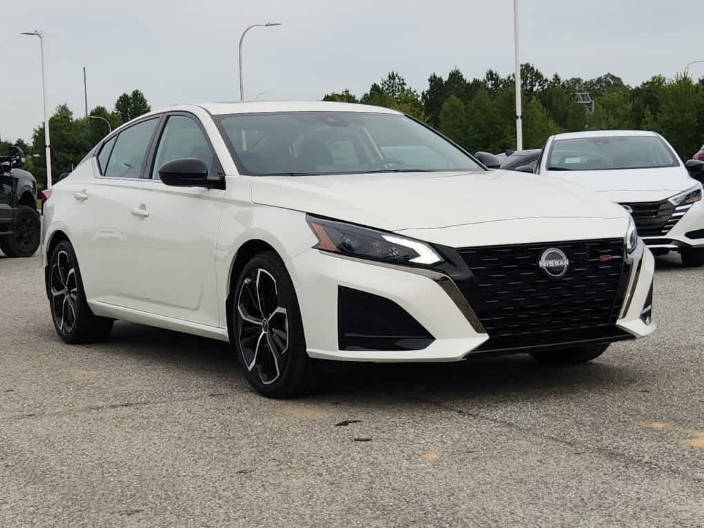 New 2025 Nissan Altima 2.5 SR w/ SR Premium Package image 2
