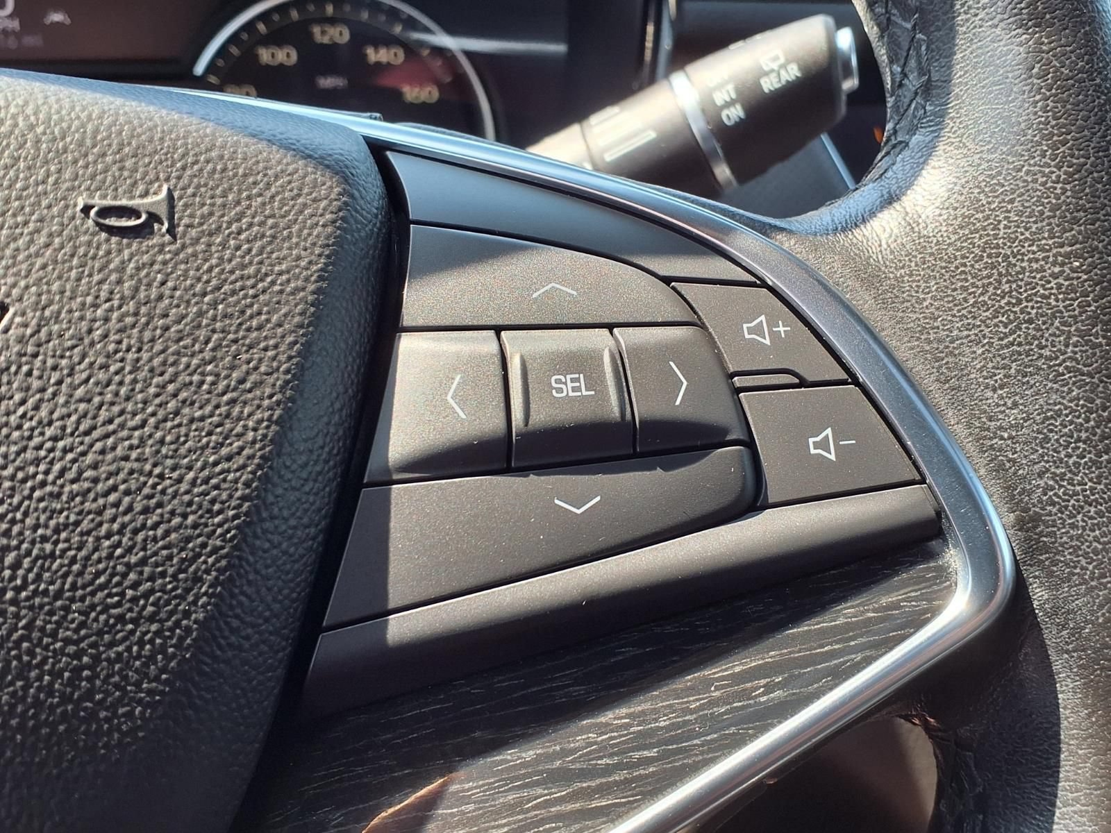 Used 2020 Cadillac XT5 Premium Luxury w/ LPO, Floor Liner Package AWD/4WD image 28