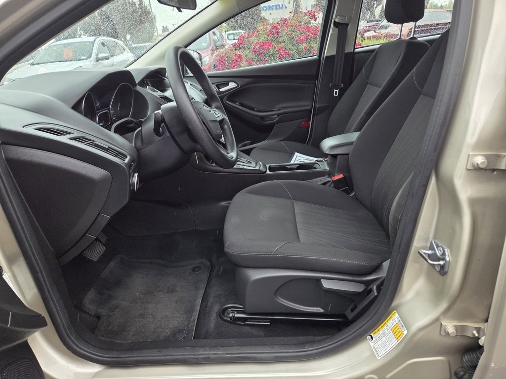 Used 2018 Ford Focus SE image 9