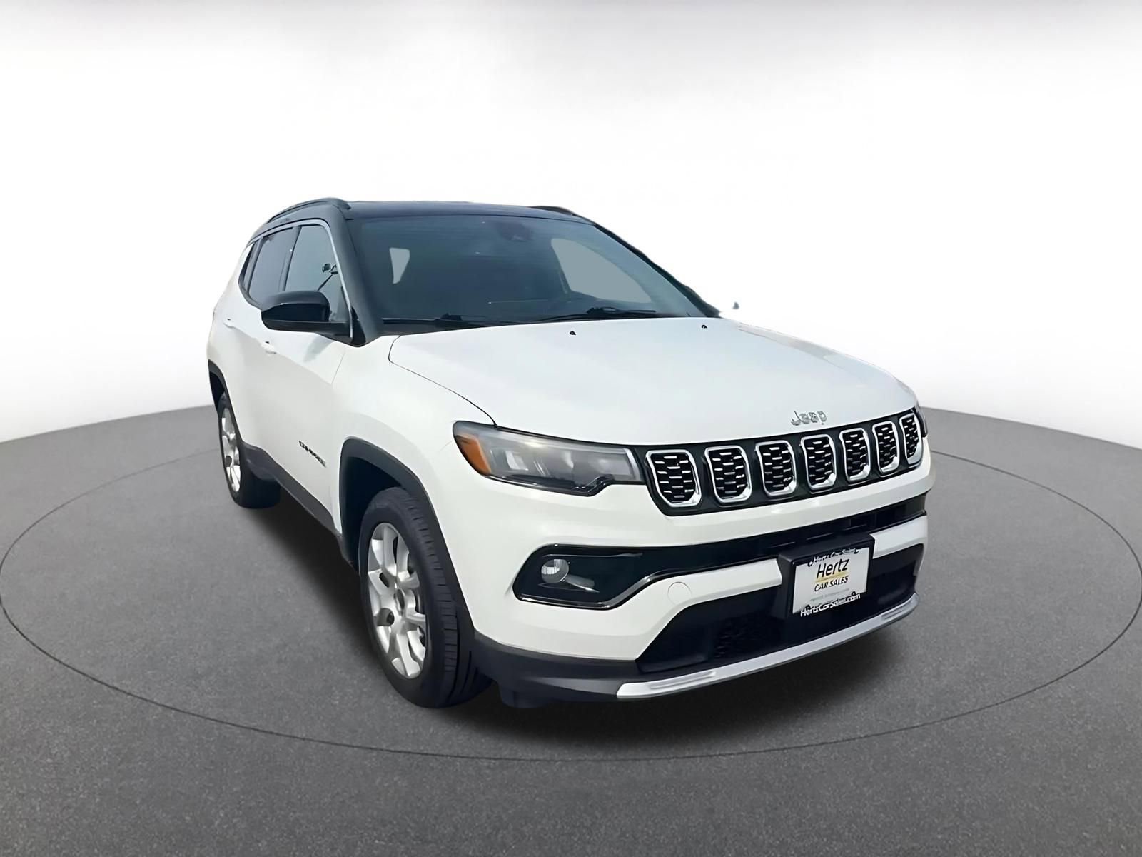 Used 2025 Jeep Compass Limited image 3