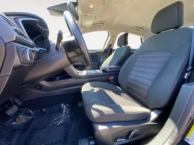 Used 2019 Ford Fusion SE FWD image 9