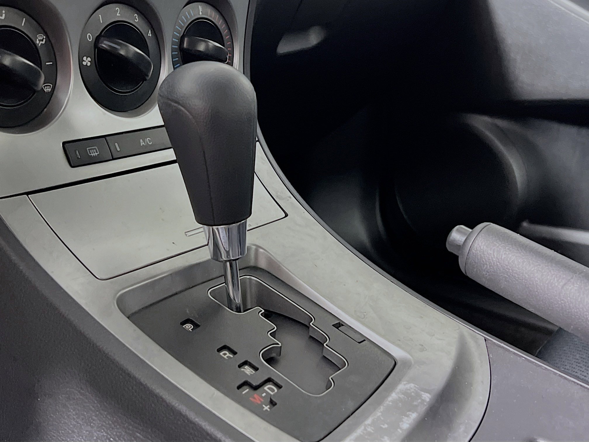 Used 2011 MAZDA MAZDA3 i Touring image 24