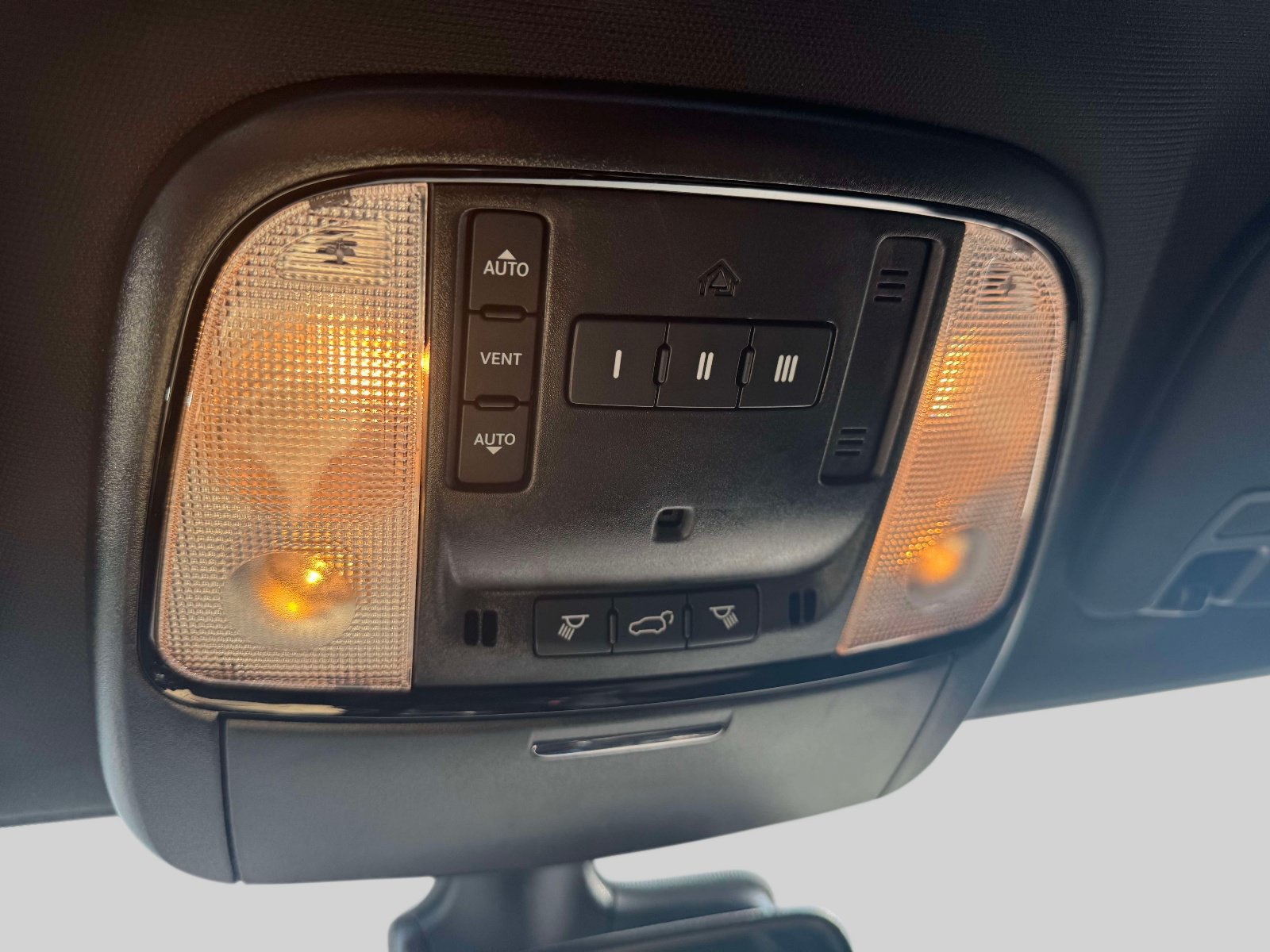 Used 2025 Dodge Durango GT AWD/4WD image 28