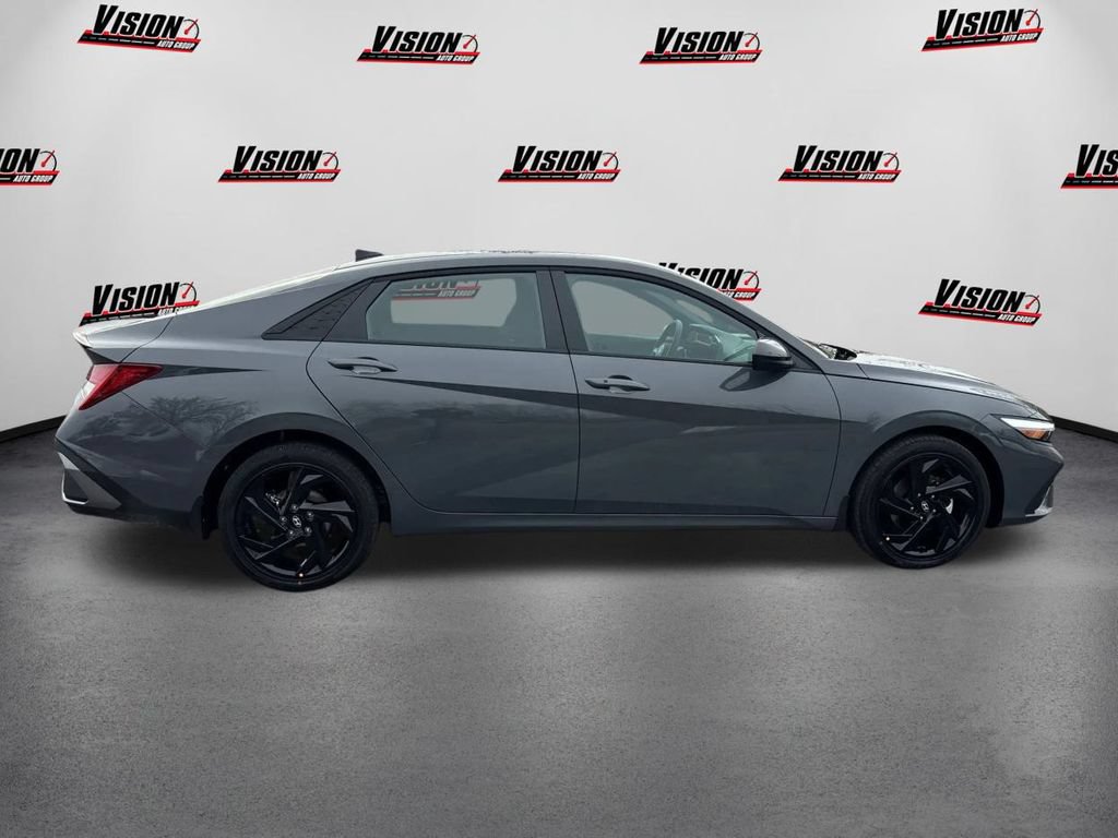 New 2026 Hyundai Elantra SEL FWD image 4