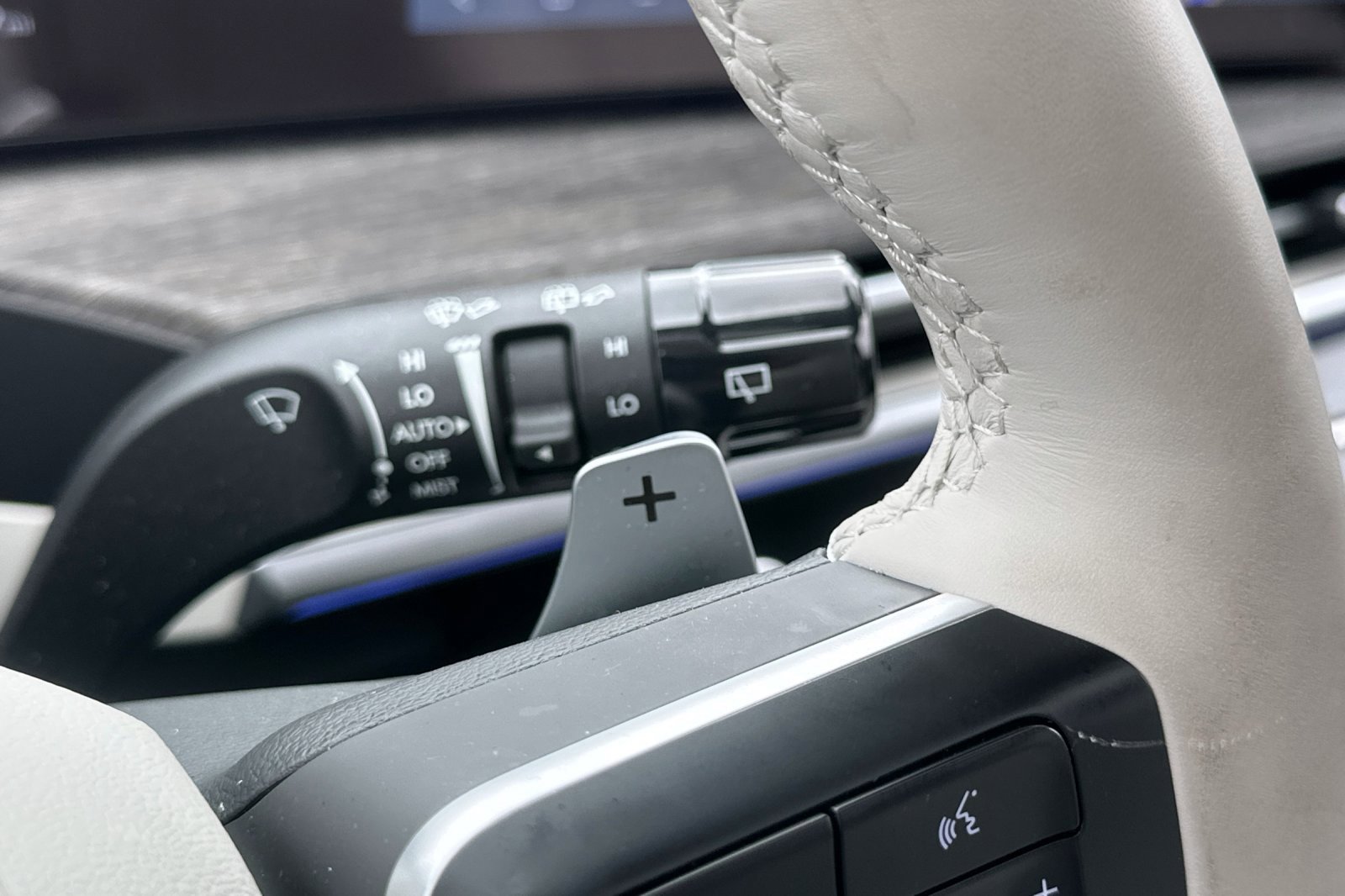 Used 2025 Hyundai Santa Fe Limited image 38