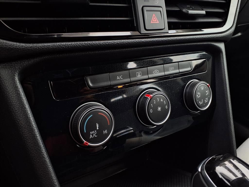 Certified 2025 Volkswagen Taos S image 11