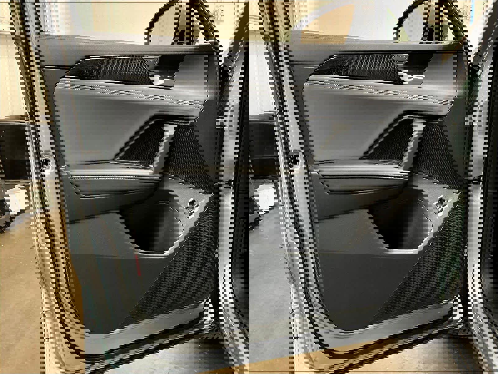 Used 2025 Volkswagen Tiguan SE w/ Panoramic Sunroof Package image 24