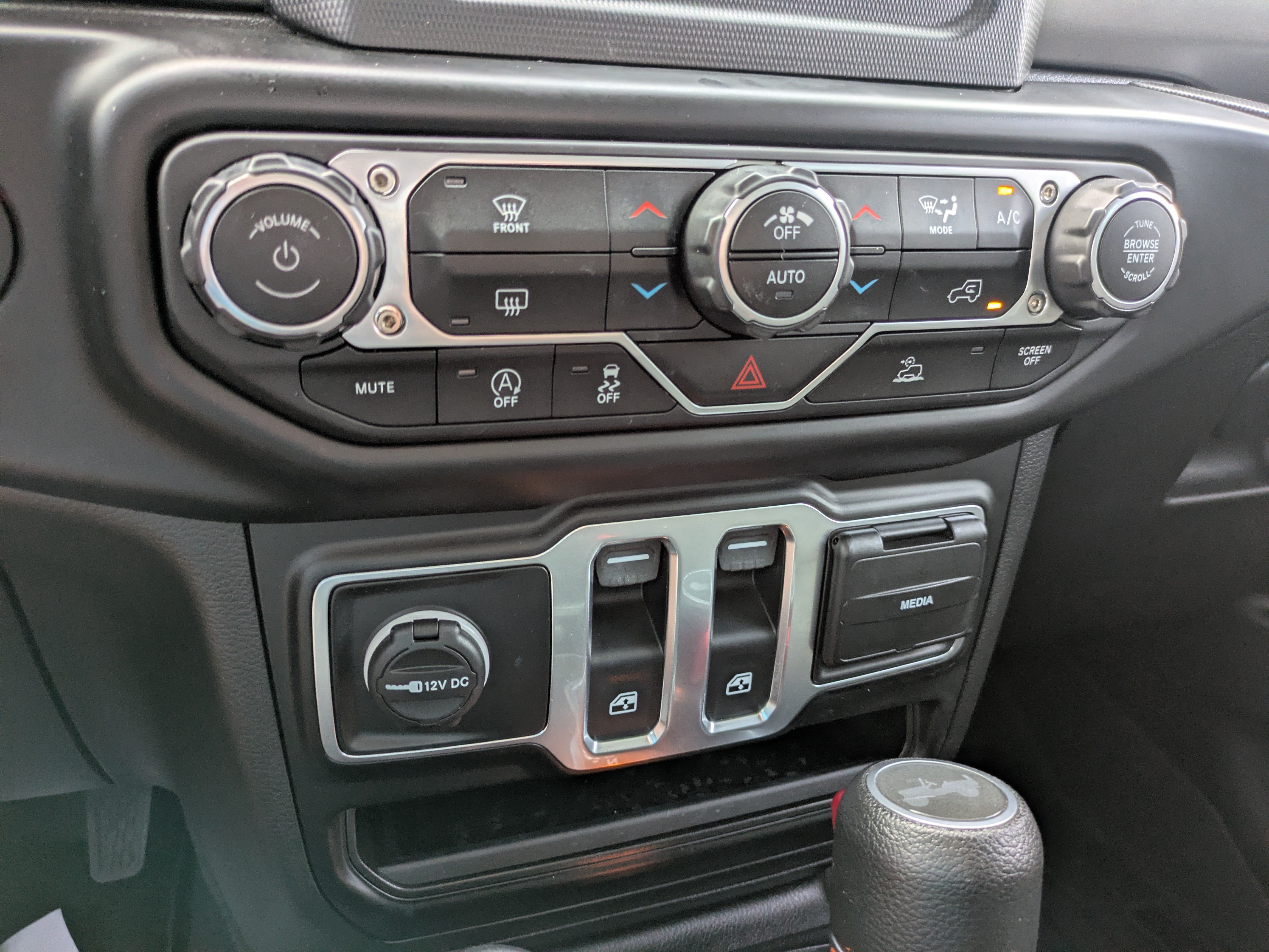 Used 2023 Jeep Wrangler Sport AWD/4WD image 16